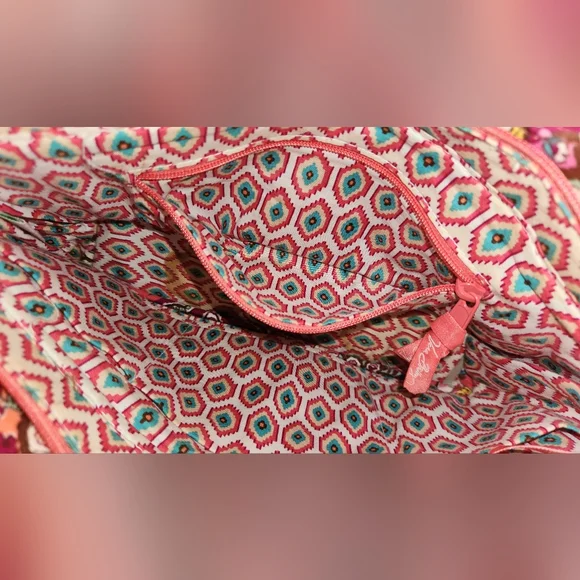 Vera bradley purse !! - Picture 9 of 16